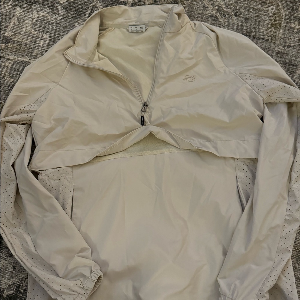 New balance running jacket - medium